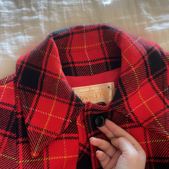 Vintage 1970’s Pendleton Wool Red Cape - Picture 12 of 12